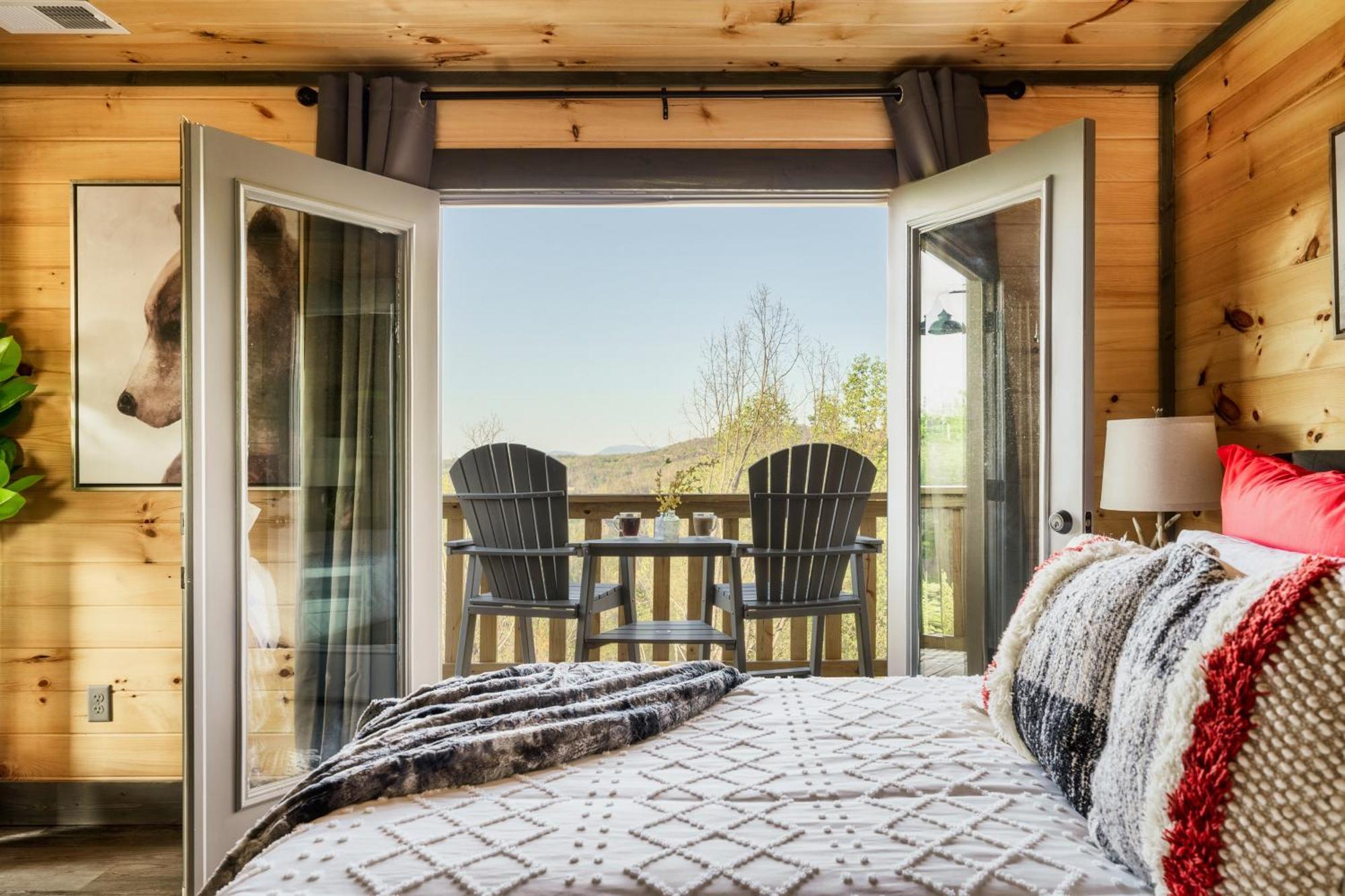 Mountainscape - Brand New Cabin W Views - Hottub - Firetable - Ps5 - Pooltable - 3 Pools 蓋特林堡 外观 照片