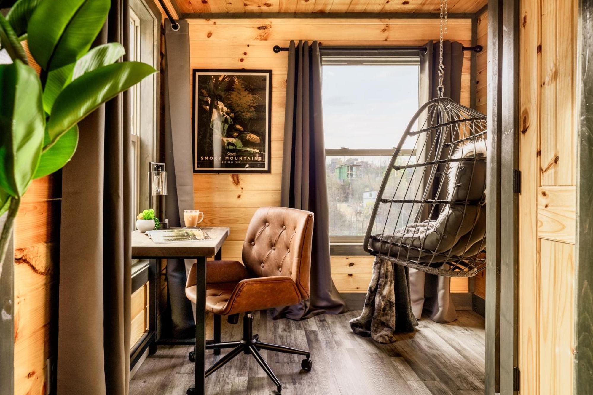 Mountainscape - Brand New Cabin W Views - Hottub - Firetable - Ps5 - Pooltable - 3 Pools 蓋特林堡 外观 照片