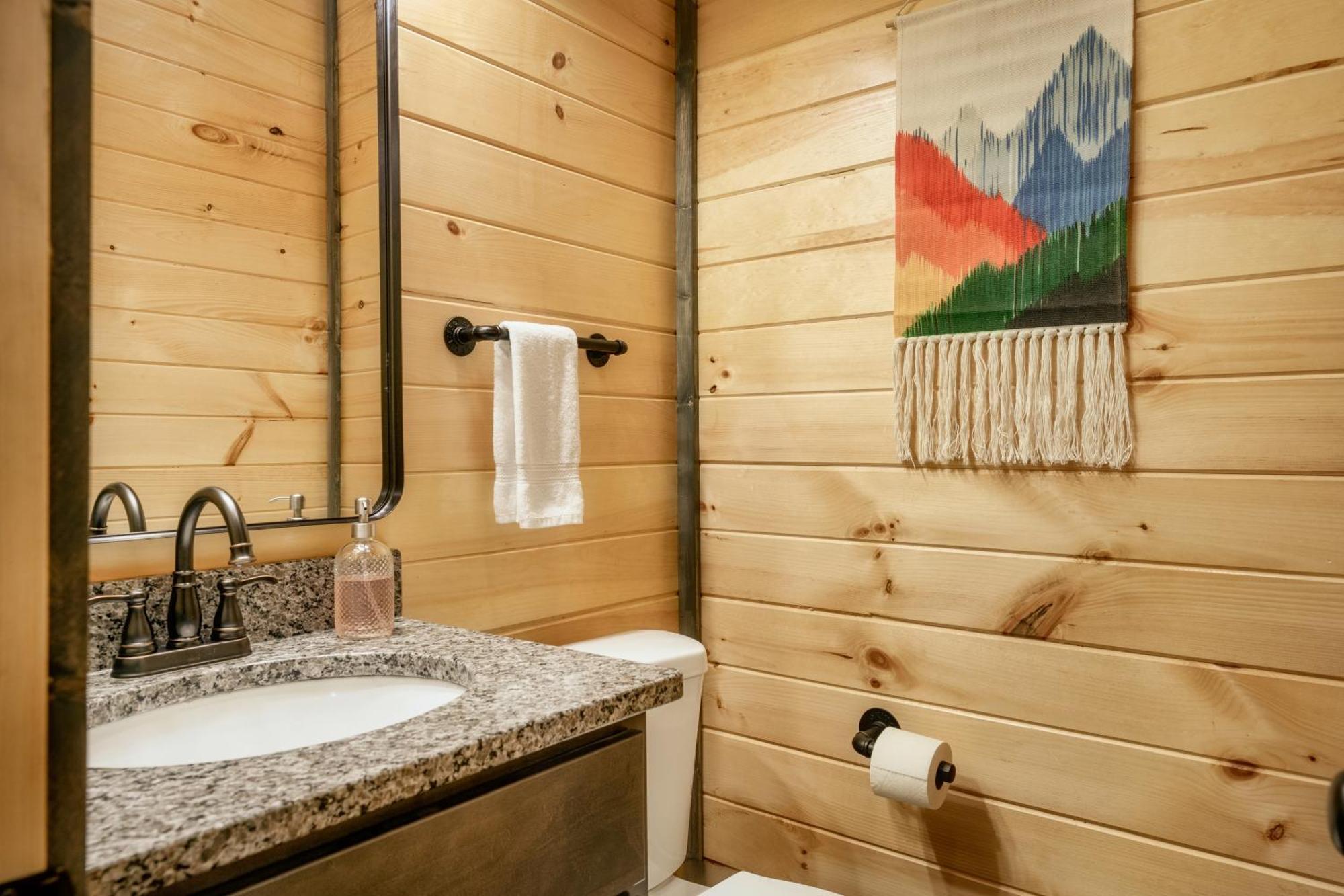 Mountainscape - Brand New Cabin W Views - Hottub - Firetable - Ps5 - Pooltable - 3 Pools 蓋特林堡 外观 照片