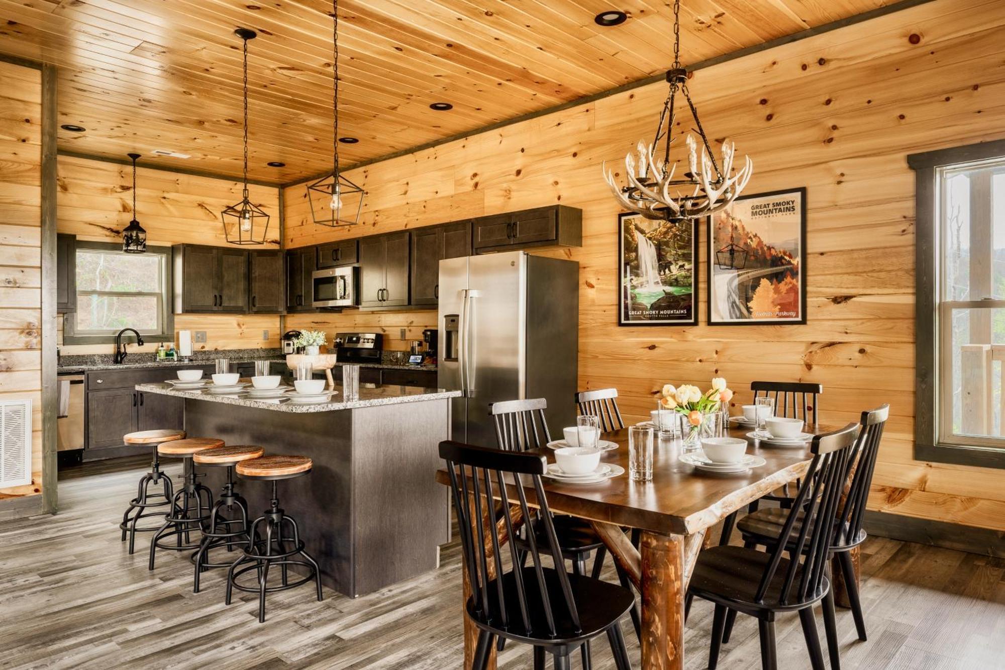 Mountainscape - Brand New Cabin W Views - Hottub - Firetable - Ps5 - Pooltable - 3 Pools 蓋特林堡 外观 照片