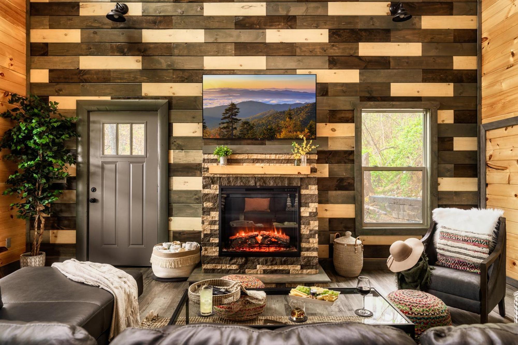 Mountainscape - Brand New Cabin W Views - Hottub - Firetable - Ps5 - Pooltable - 3 Pools 蓋特林堡 外观 照片